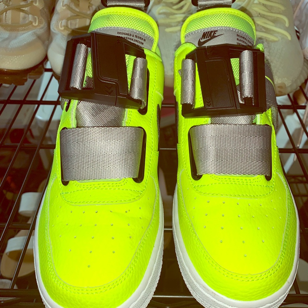 Nike Air Force One Utility "Volts"
